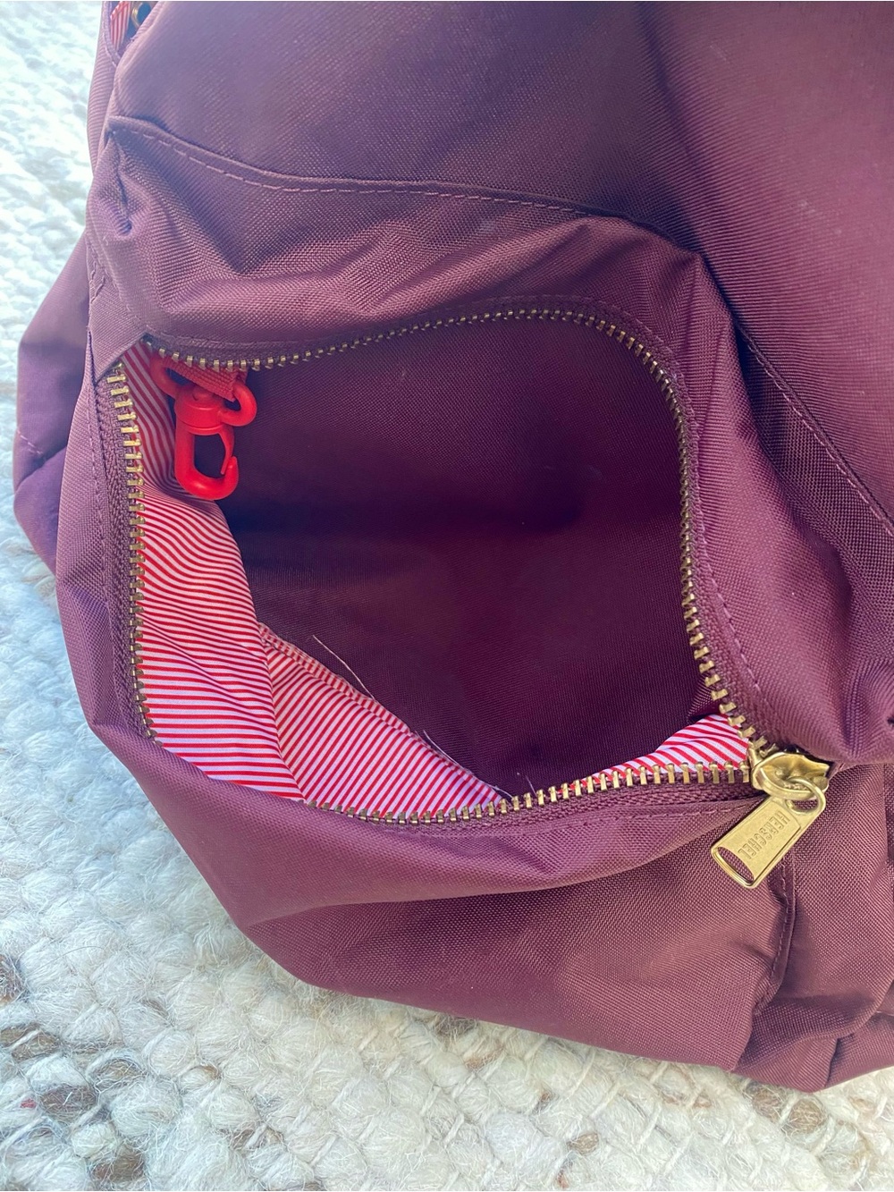 Herschel Nova Mid Volume Light Backpack Plum Burgundy Gold Zip - Picture 8 of 10